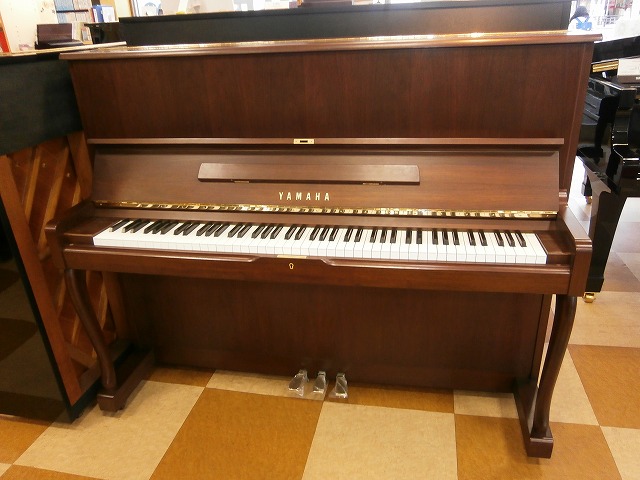 ヤマハリニューアルピアノ　W110BW  1985年製