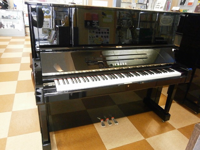 ヤマハリニューアルピアノ　YUX  1982年製