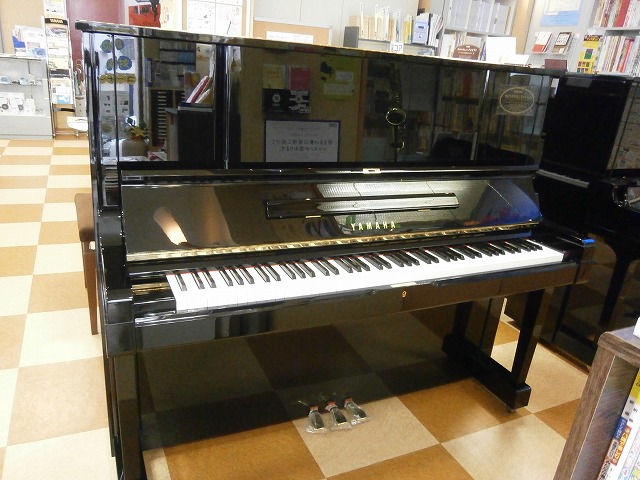ヤマハリニューアルピアノ　YUX 1983年製