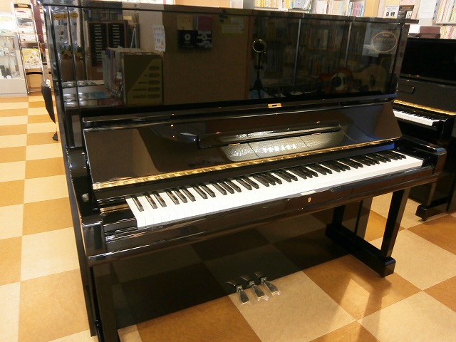 ヤマハリニューアルピアノ　U3M  1982年製