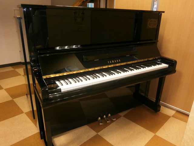 ヤマハリニューアルピアノ　UX1 1986年製