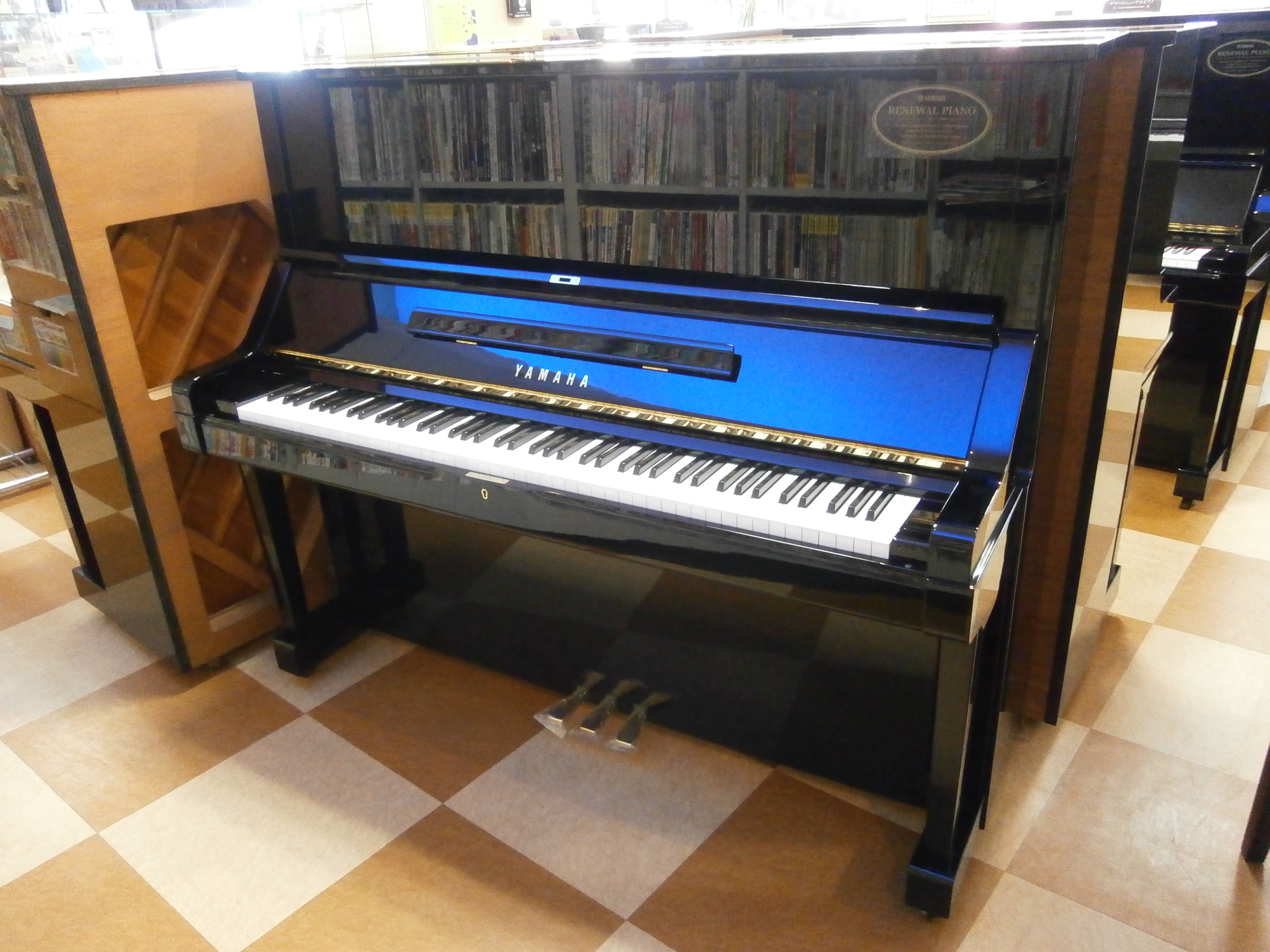 ヤマハリニューアルピアノ　UX　1980年製