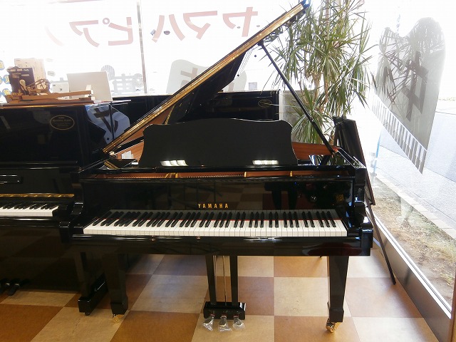 ヤマハリニューアルピアノ　C3L  2003年製