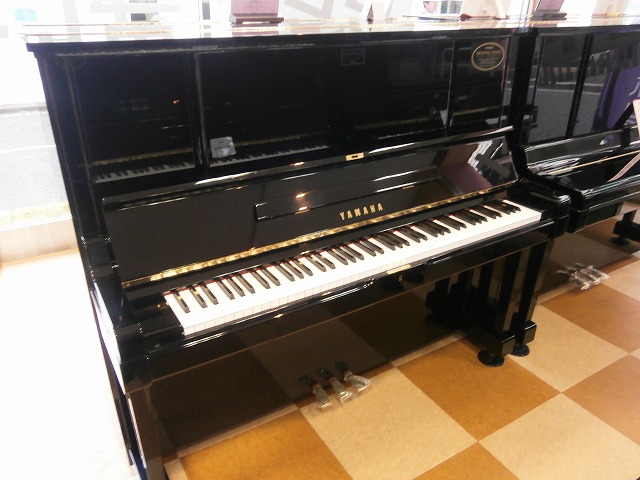 ヤマハリニューアルピアノ　UX3　1983年製